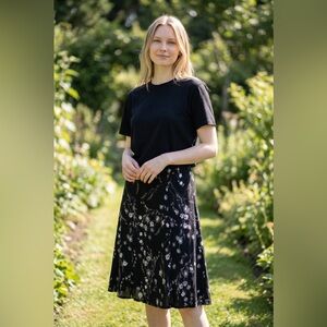 Gilli Black Floral A-Line Midi Skirt